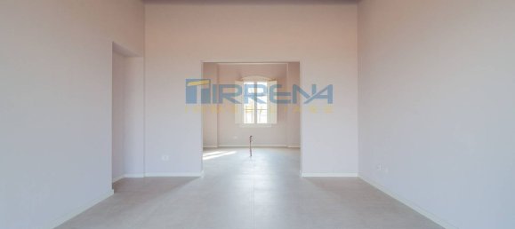 Casa de 9 habitaciónes en Pisa, Italy No. 112913 12