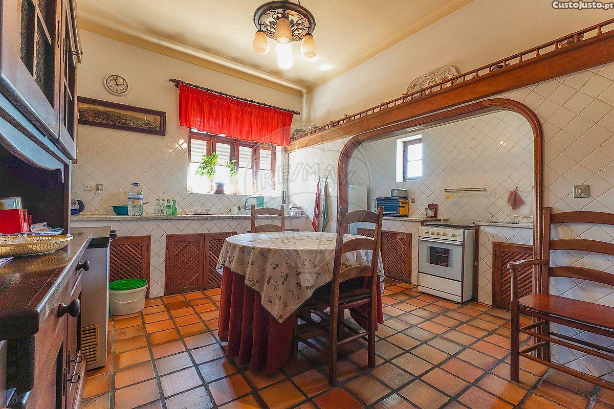 Casa de 5 dormitorios en Oliveira do Bairro, Portugal No. 206326