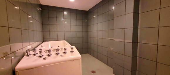 Gewerbliche Immobilie in A Coruna, Spain 100m², Nr. 40021 8