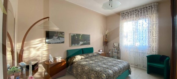 Дом с 5 комнатами в Торремаджоре, Италия № 18786 6