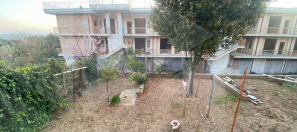 Дом с 5 комнатами в Торремаджоре, Италия № 18786 9