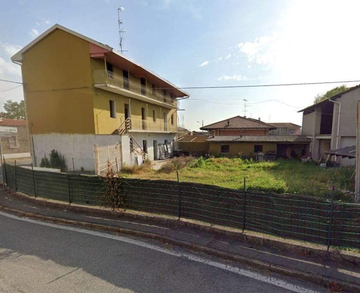 10 غرف نوم شقة في Suno, Italy رقم 359380