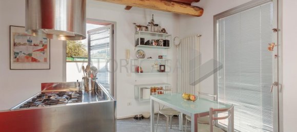 4 bedrooms Villa in Carrara, Italy No. 48119 7