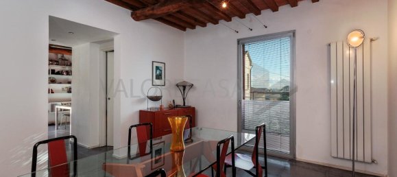 4 bedrooms Villa in Carrara, Italy No. 48119 8