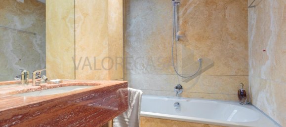 4 bedrooms Villa in Carrara, Italy No. 48119 19