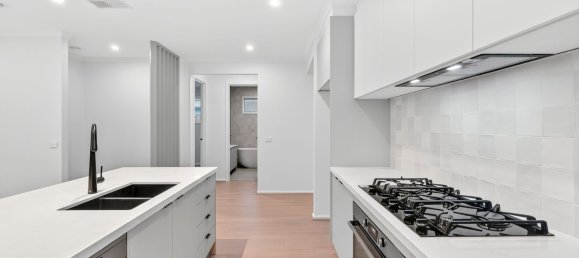 4 bedrooms House in Werribee, Australia No. 351 5