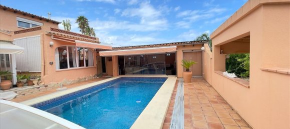 3 bedrooms House in Moraira, Spain No. 135746 2