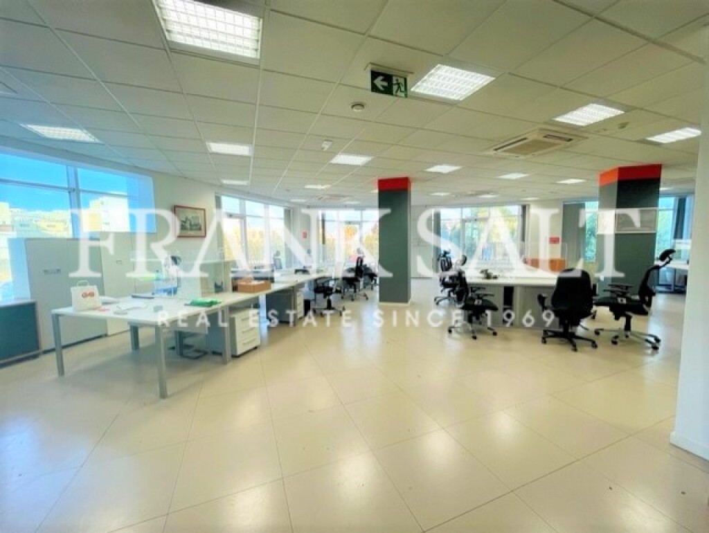 260m² Office in Qormi, Malta No. 12367