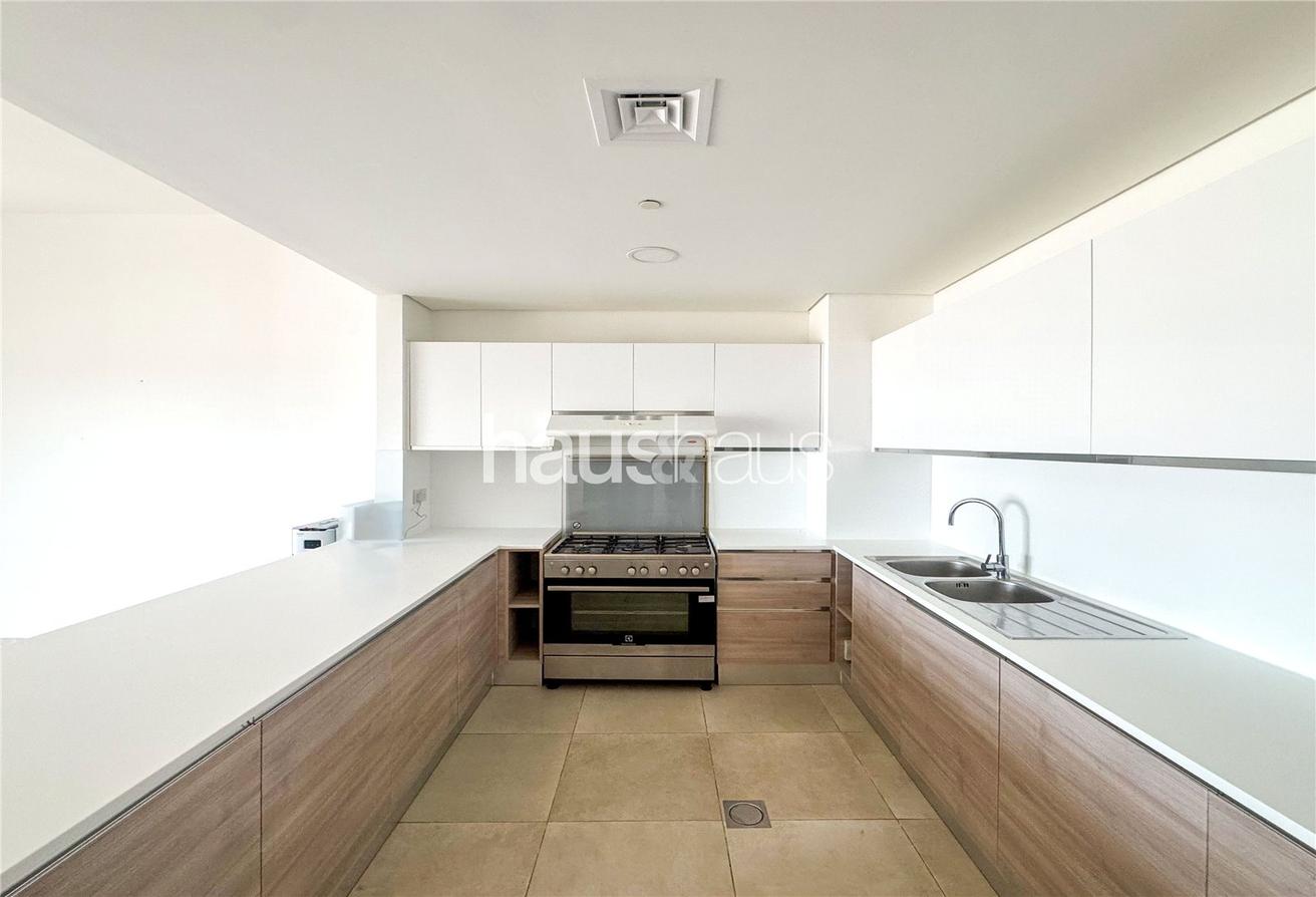 Apartamento T3 em Jumeirah Golf Estates, UAE N.º 100058