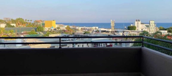 3 bedrooms Apartment in Germasogeia, Cyprus No. 7965 2