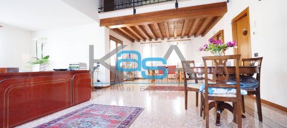 6 rooms Villa in Quinto di Treviso, Italy No. 99796 2