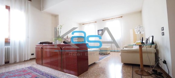 6 rooms Villa in Quinto di Treviso, Italy No. 99796 3