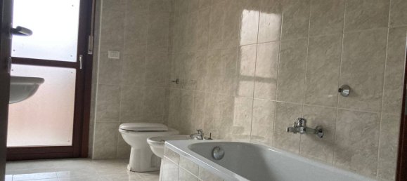 2 bedrooms Apartment in Moncalieri, Italy No. 44379 11