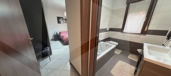 Apartamento de 3 divisões em San Giuliano Milanese, Italy N.º 33886 10