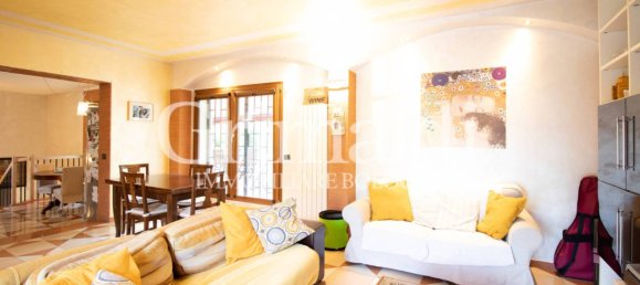 3 bedrooms Apartment in Bologna, Italy No. 58322 14