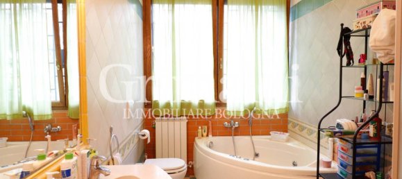 3 bedrooms Apartment in Bologna, Italy No. 58322 25