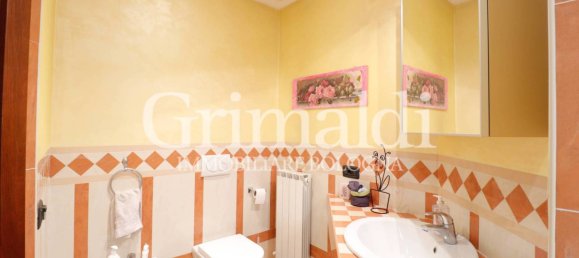 3 bedrooms Apartment in Bologna, Italy No. 58322 7