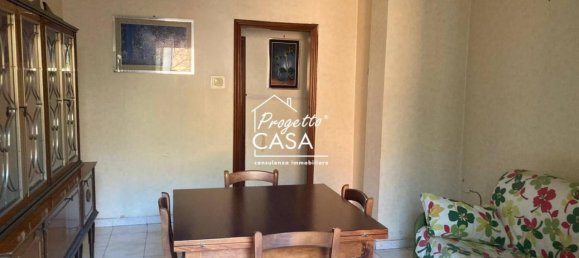 3 rooms Apartment in Naples, Italy No. 135223 2