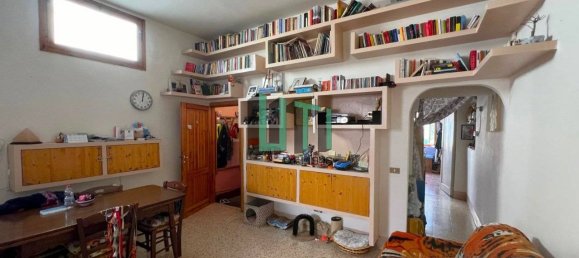 2 bedrooms Apartment in Florence, Italy No. 155129 9