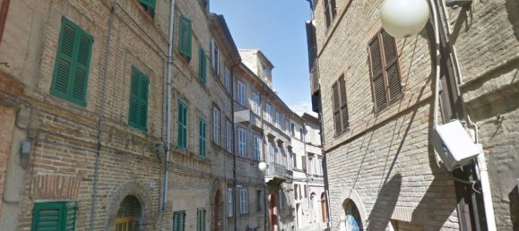 7 rooms Apartment in Macerata, Italy No. 99363 2