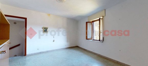 2 bedrooms Apartment in Gallicano, Italy No. 235281 12