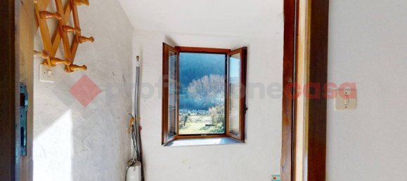 2 bedrooms Apartment in Gallicano, Italy No. 235281 16