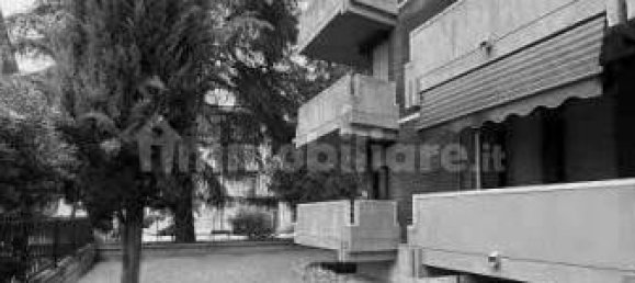 4 bedrooms Apartment in Verona, Italy No. 271019 3