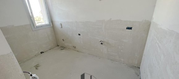 4-salle Penthouse à Albignasego, Italy No. 29015 25