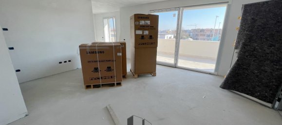 4-salle Penthouse à Albignasego, Italy No. 29015 2