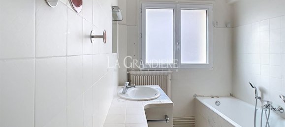 2 bedrooms Apartment in Paris, France No. 119123 8
