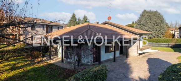 Дом с 6 комнатами в Альбидзате, Италия № 126141 23