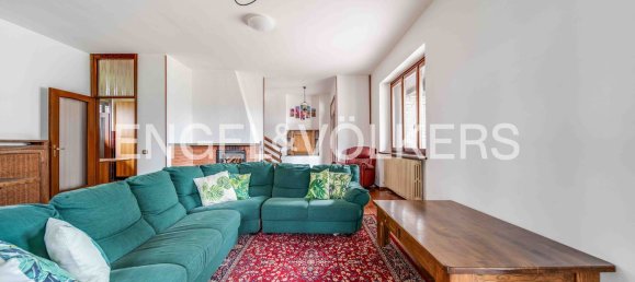 Дом с 6 комнатами в Альбидзате, Италия № 126141 40