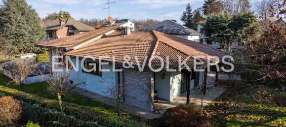 Дом с 6 комнатами в Альбидзате, Италия № 126141 19