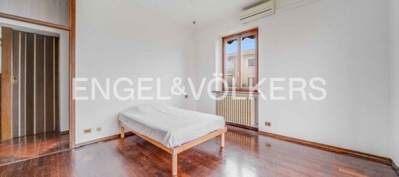 Дом с 6 комнатами в Альбидзате, Италия № 126141 37