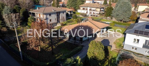 Дом с 6 комнатами в Альбидзате, Италия № 126141 10