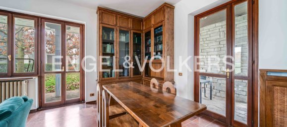 Дом с 6 комнатами в Альбидзате, Италия № 126141 14