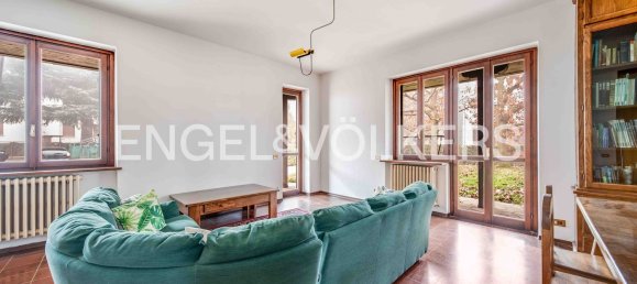 Дом с 6 комнатами в Альбидзате, Италия № 126141 32