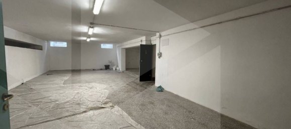 Gewerbliche Immobilie in Bari, Italy 80m², Nr. 18286 8