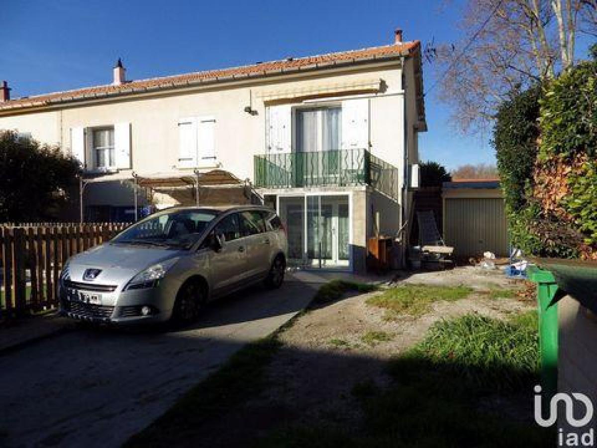 4 bedrooms House in Avignon, France No. 7533