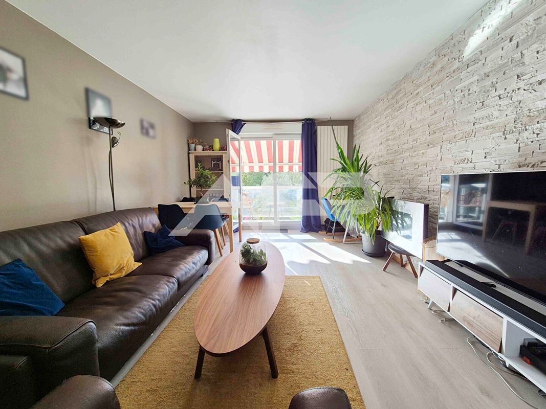 Dúplex de 2 dormitorios en Chatou, France No. 134223