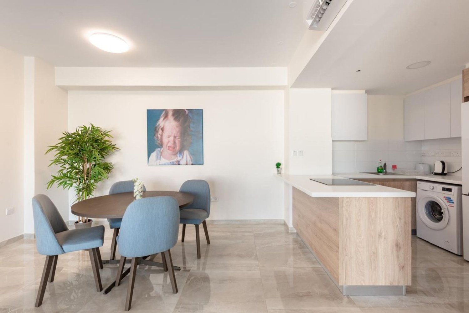 Квартира с 2 спальнями в Лимассол, Кипр № 27564