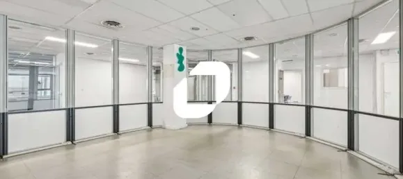 752m² Office in Paris, France No. 302385 11