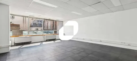 752m² Office in Paris, France No. 302385 9