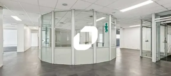 752m² Office in Paris, France No. 302385 8