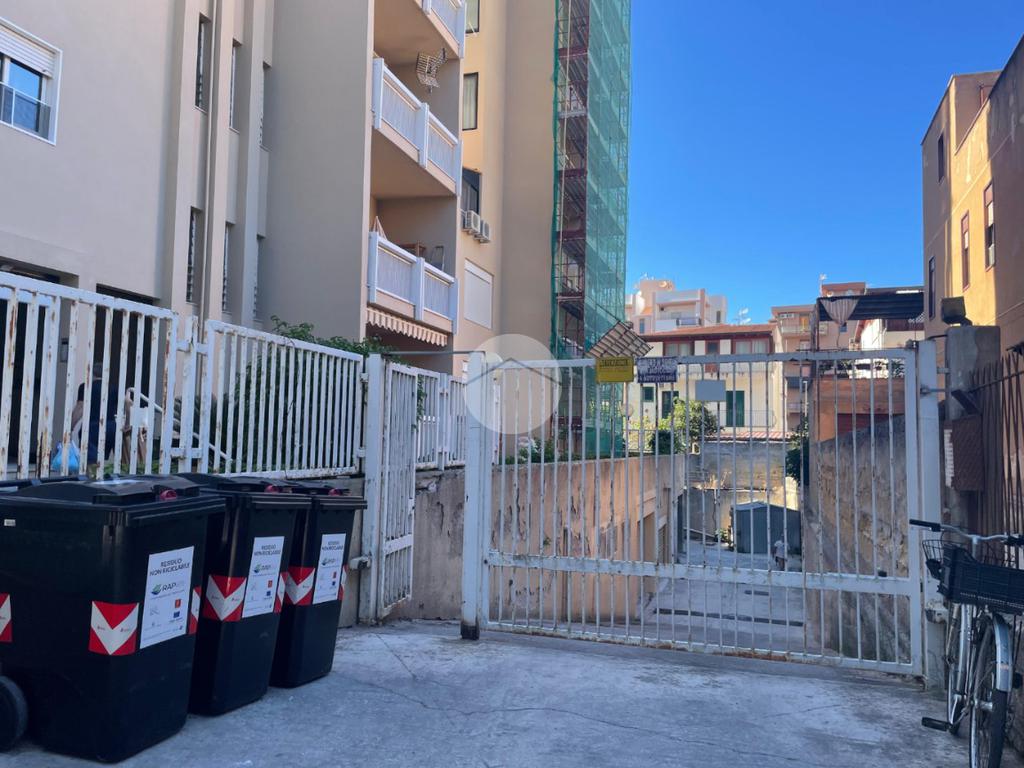 1-Zimmer Garage in Palermo, Italy, Nr. 361626