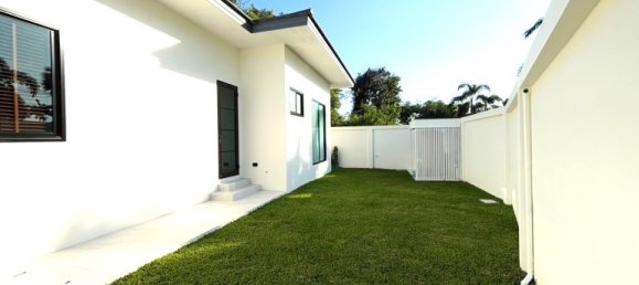 3 bedrooms House in Pattaya, Thailand No. 27487 30