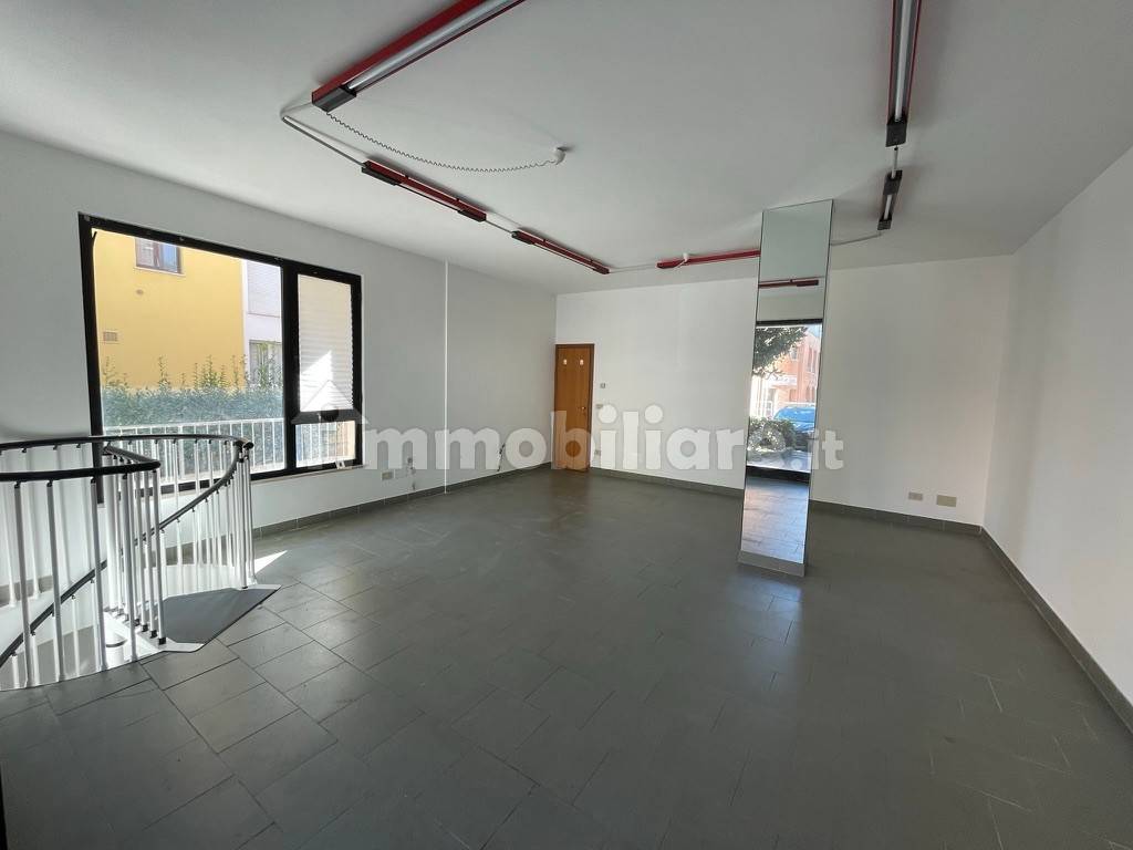 1 room Commercial property in Senigallia, Italy No. 149154