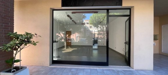 1 room Commercial property in Senigallia, Italy No. 149154 2