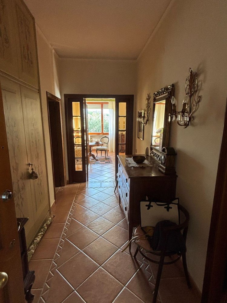 9 bedrooms Apartment in Siena, Italy No. 338312