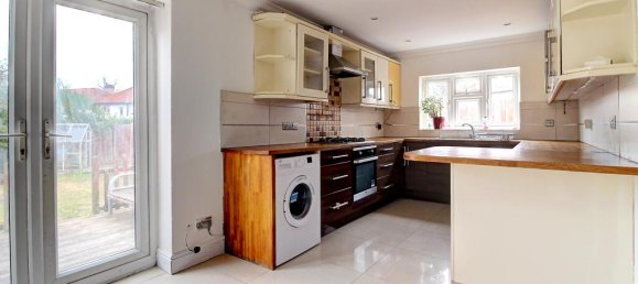 3 bedrooms House in Basingstoke, United Kingdom No. 10778 20